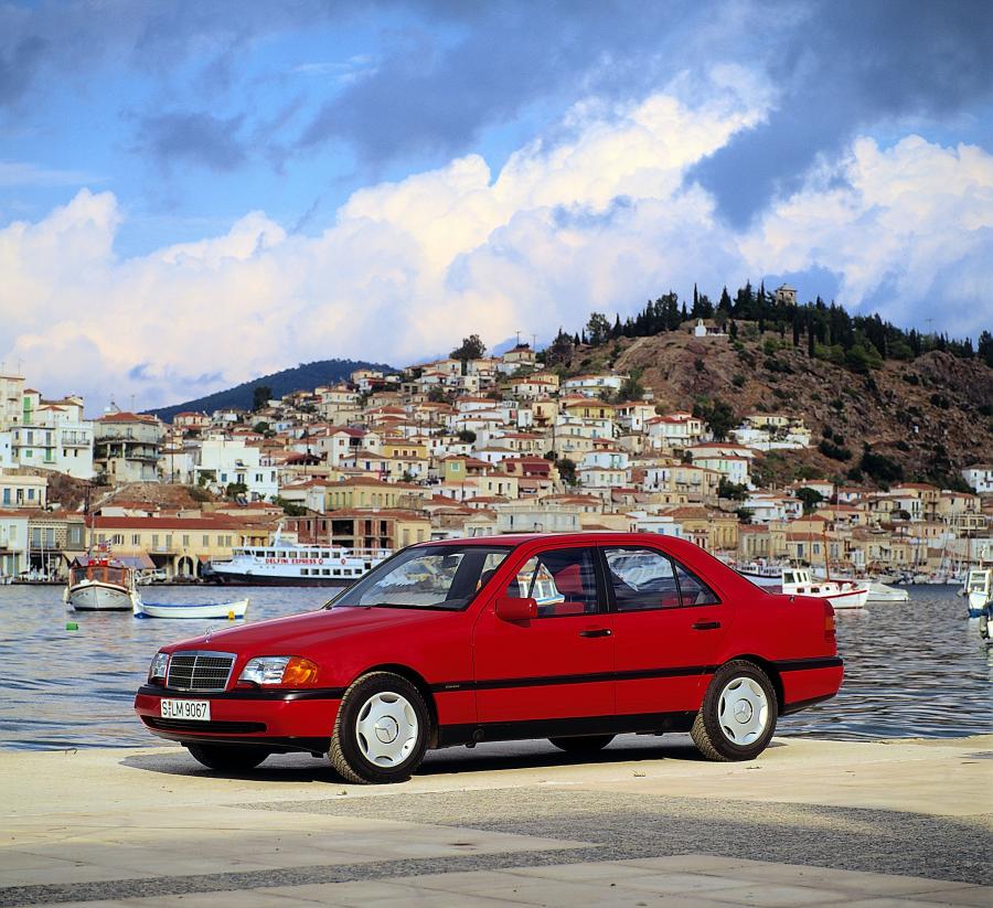  Mercedes-Benz C180 (W202) 1993 года  (фото 1 из 2)